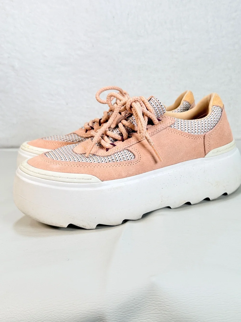 UGG Marin Mega Lace Platform Sneakers Womens Size 7 Peach Beige Suede Chunky